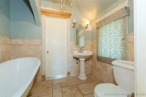 Bath - 602 E Comanche St, Mcalester, OK 74501 photo 6 of 8