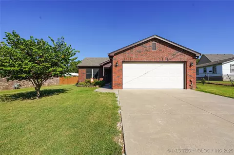 315 N Fairland Ave, Coweta, OK 74429