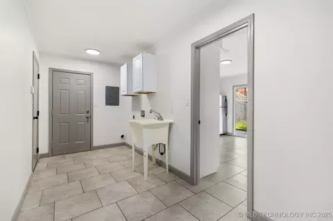 1767 E 59th Pl, Tulsa, OK 74105 photo 11
