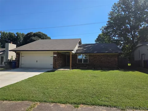 3111 S Maple Pl, Broken Arrow, OK 74012