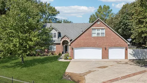 13606 S 261st East Ave, Coweta, OK 74429