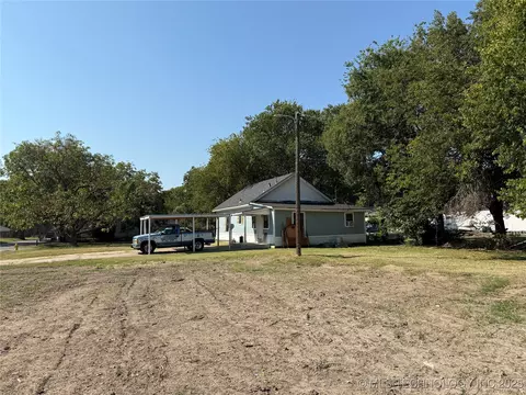 Exterior - 629 E Broadway, Ardmore, OK 73401 photo 7 of 8