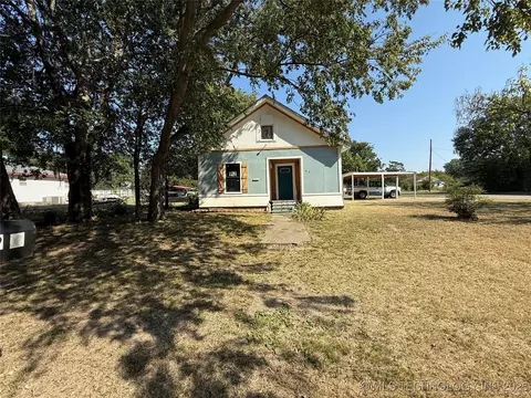 Exterior - 629 E Broadway, Ardmore, OK 73401 photo 2 of 8
