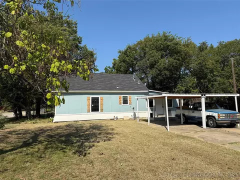 Exterior - 629 E Broadway, Ardmore, OK 73401 photo 4 of 8