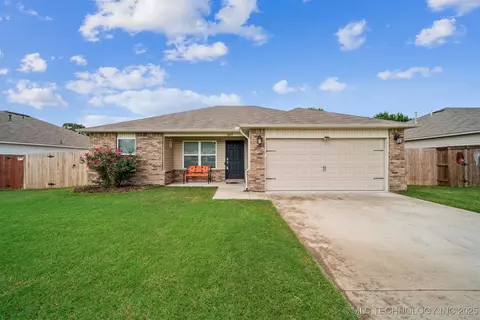 14895 S 276th East Ave, Coweta, OK 74429