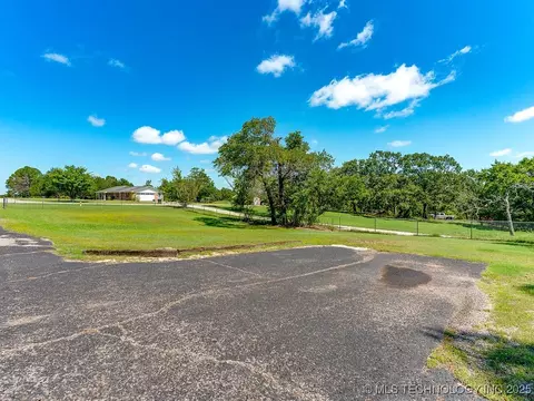 211 Byng Dr, Ada, OK 74820 photo 27