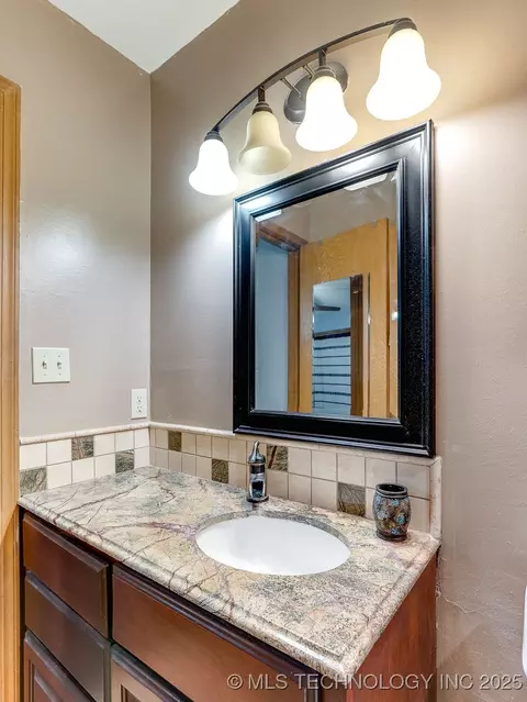 211 Byng Dr, Ada, OK 74820 photo 20