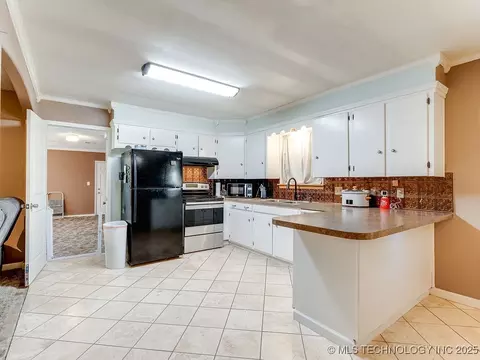 211 Byng Dr, Ada, OK 74820 photo 9