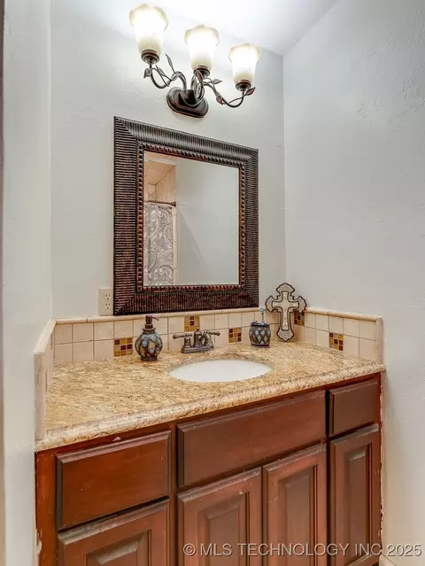 211 Byng Dr, Ada, OK 74820 photo 23