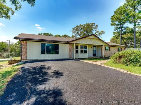211 Byng Dr, Ada, OK 74820 photo 2