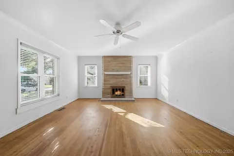 2547 E 18th St E, Tulsa, OK 74104 photo 8