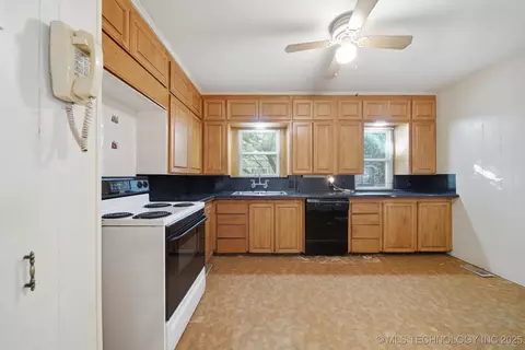 2547 E 18th St E, Tulsa, OK 74104 photo 11