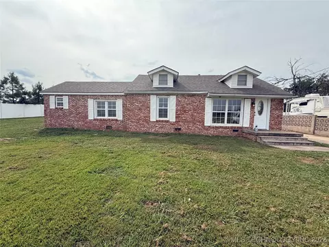 10035 Bryant Rd, Henryetta, OK 74437