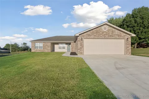 14879 N Trent St, Tahlequah, OK 74464
