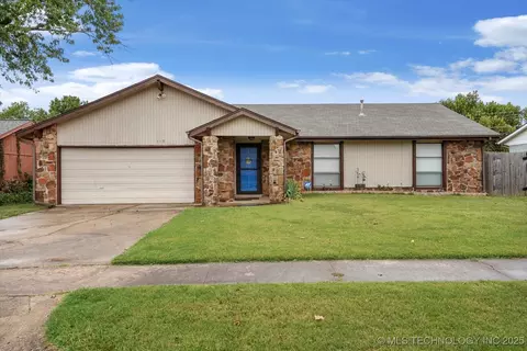409 W Trinidad Dr, Sand Springs, OK 74063