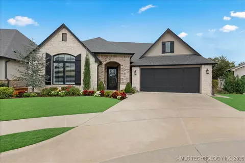 1105 W 84th St, Tulsa, OK 74132