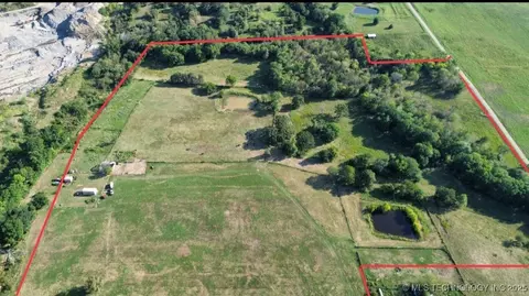 20449 E Cass Rd, Stigler, OK 74462
