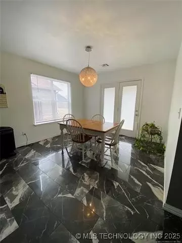 Dining - 3527 E Berkeley St, Broken Arrow, OK 74014 photo 1 of 1