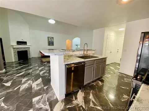 Kitchen - 3527 E Berkeley St, Broken Arrow, OK 74014 photo 2 of 7