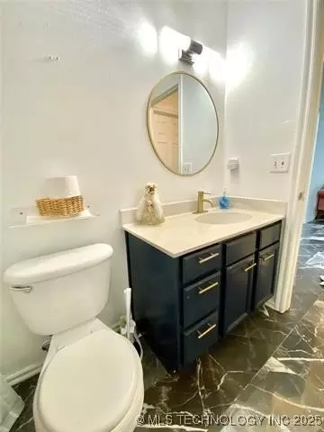 Bath - 3527 E Berkeley St, Broken Arrow, OK 74014 photo 1 of 3