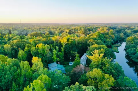 1761 Jc Loop, Valliant, OK 74764