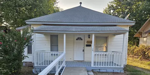 305 S 4th St, Tonkawa, OK 74653