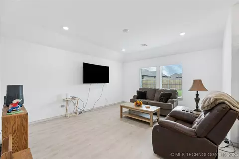 Other - 7402 E Pittsburg Ct, Broken Arrow, OK 74014 photo 2 of 9