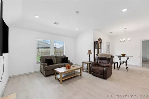 Other - 7402 E Pittsburg Ct, Broken Arrow, OK 74014 photo 3 of 9