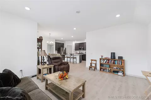 Other - 7402 E Pittsburg Ct, Broken Arrow, OK 74014 photo 4 of 9