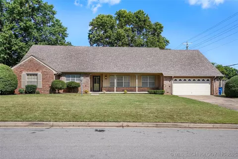3233 E 57th St, Tulsa, OK 74105