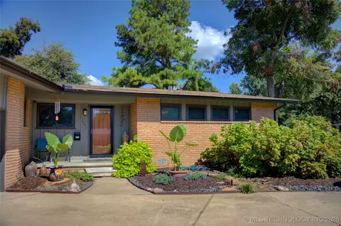 1573 E 58th St, Tulsa, OK 74105 photo 3