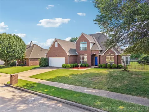 1509 E Dover St, Broken Arrow, OK 74012 photo 2