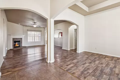 1221 E 134th St, Glenpool, OK 74033 photo 10