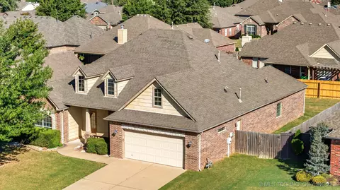 1221 E 134th St, Glenpool, OK 74033 photo 3