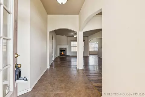 1221 E 134th St, Glenpool, OK 74033 photo 7