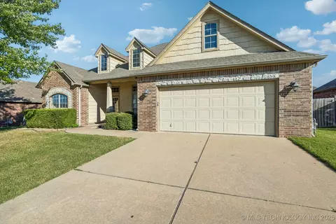 1221 E 134th St, Glenpool, OK 74033 photo 5