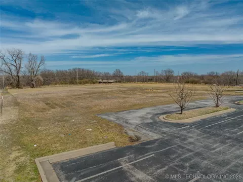 SE Adams Road, Bartlesville, OK 74006