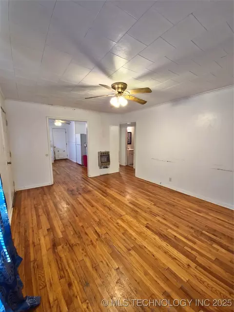 616 E Cherry St, Cushing, OK 74023 photo 5