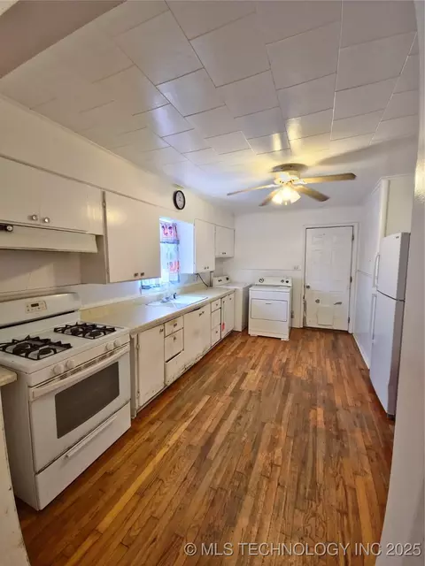 616 E Cherry St, Cushing, OK 74023 photo 6