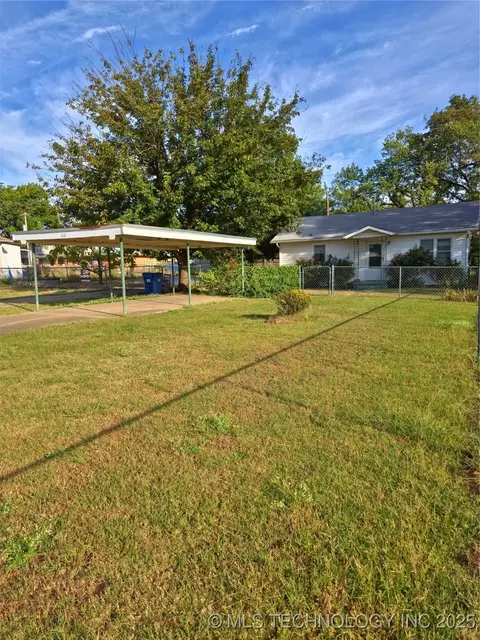 616 E Cherry St, Cushing, OK 74023 photo 3