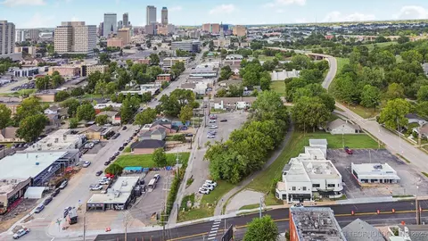 121 E 18th St S, Tulsa, OK 74119