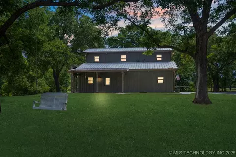 68243 S 220th Rd, Wagoner, OK 74467
