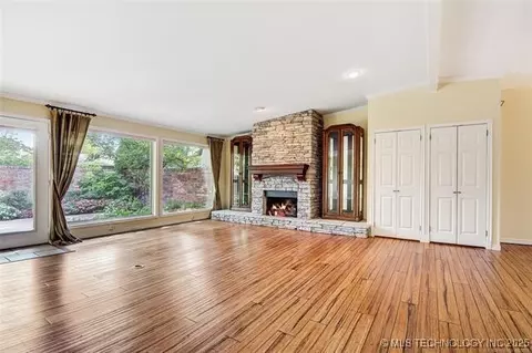 2116 E 59th Place 4f, Tulsa, OK 74105 photo 8