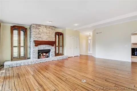2116 E 59th Place 4f, Tulsa, OK 74105 photo 6