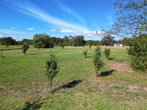 Undisclosed, Ada, OK 74820 photo 18