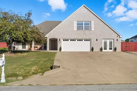 13751 S 261st East Ave, Coweta, OK 74429