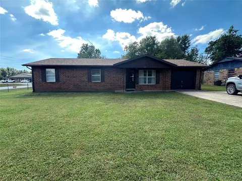 400 Yuchi Dr, Okmulgee, OK 74447