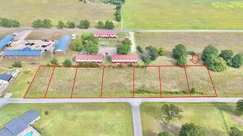 11 NW L St, Stigler, OK 74462