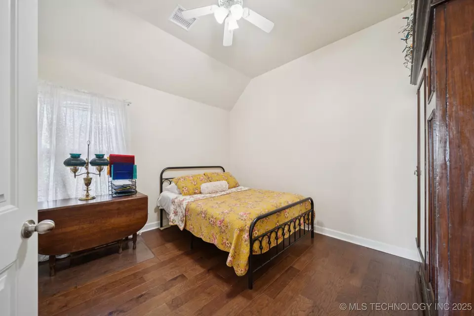 Bedroom - 22485 Riverwood Dr, Claremore, OK 74019 photo 3 of 5