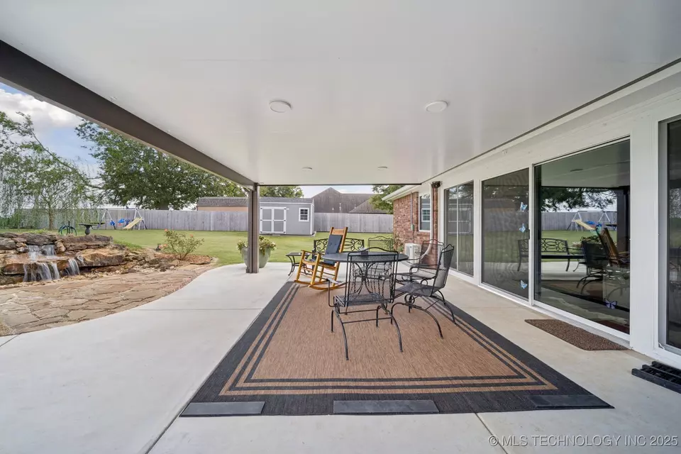 Exterior - 22485 Riverwood Dr, Claremore, OK 74019 photo 9 of 10